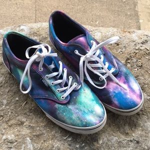 Galaxy Vans 8.5
